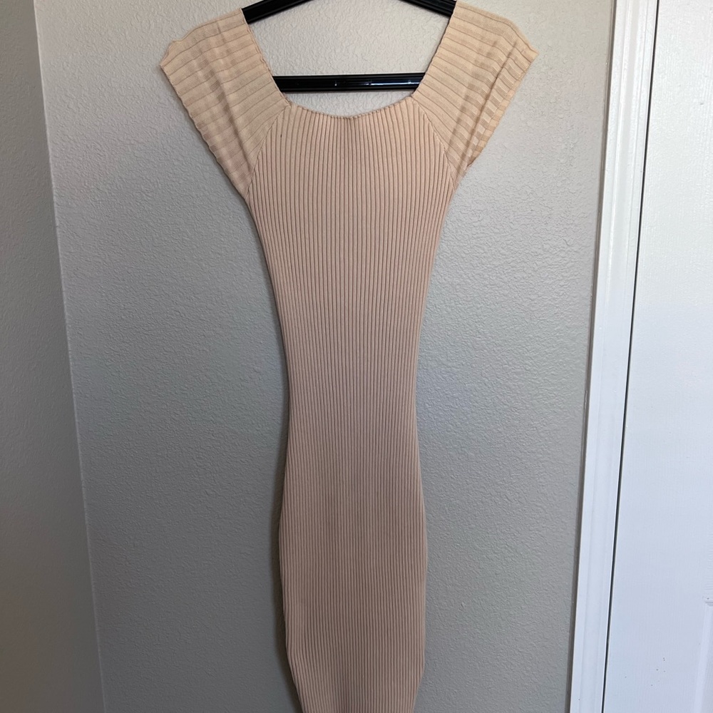 COTTON ON SIZE MEDIUM FORM FITTING DRESS